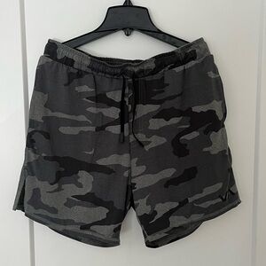 RVCA Yogger stretch training shorts, lined, M, 17in. length